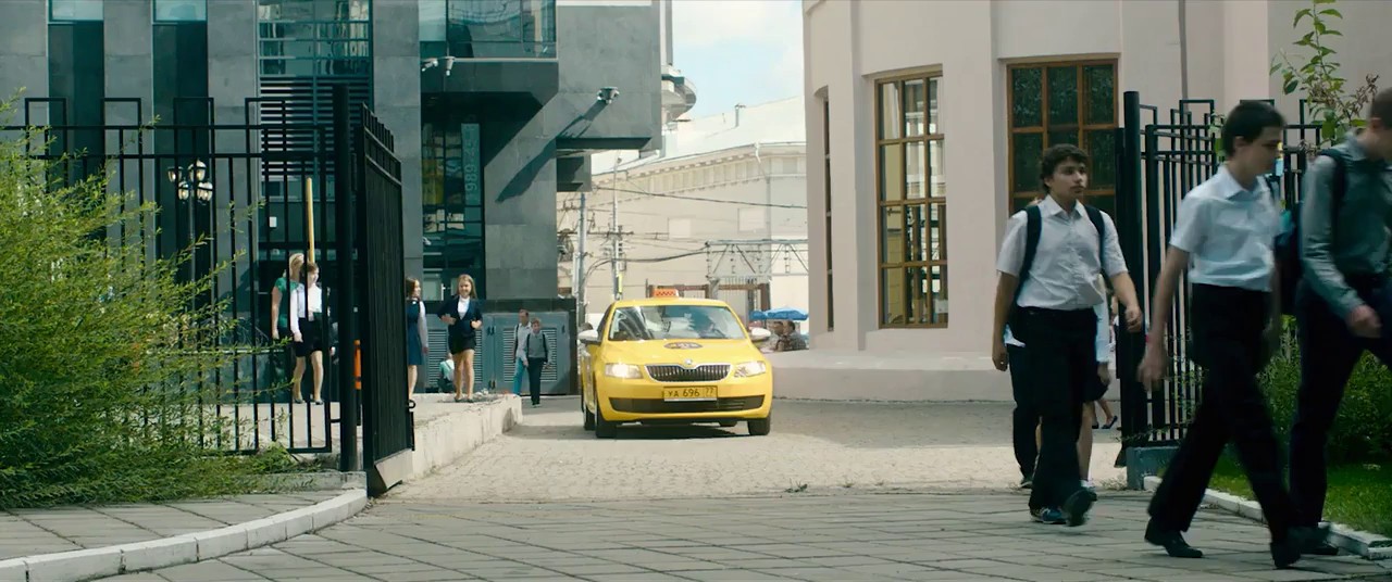 Volshebniki (2022) WEBRip Hindi + Ta Te Ru 720p x264 AVC AAC 2.0.mkv.0001